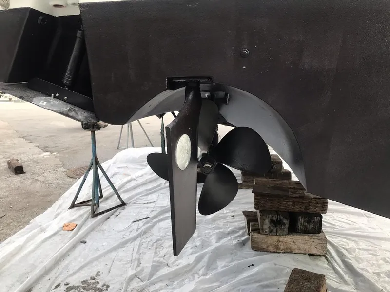 Slide: The Image of Formula 41 Performance Cruiser 1999 - 61