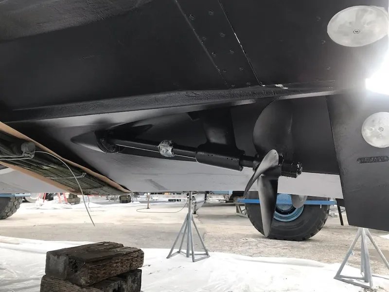 Slide: The Image of Formula 41 Performance Cruiser 1999 - 62