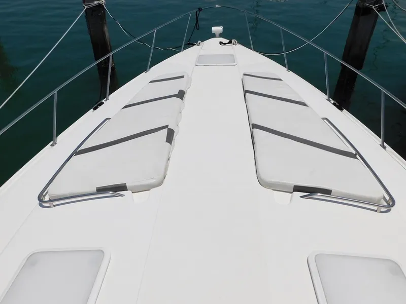 Slide: The Image of 1999 Formula 41 Performance Cruiser bow with sun pads. - 8