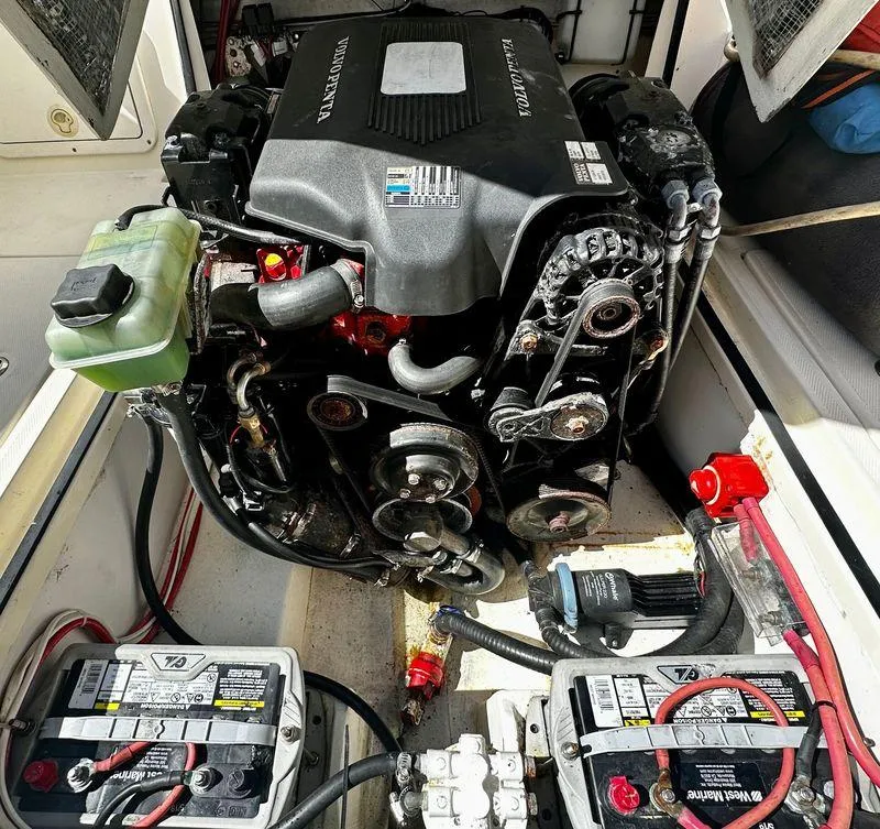Slide: The Image of Volvo Penta 320 HP Gas alt - 22