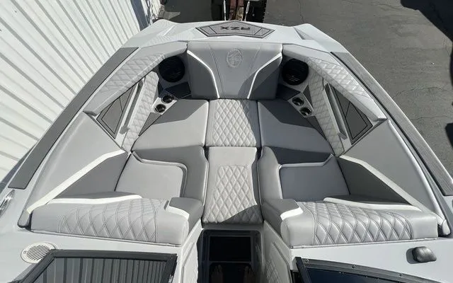 Slide: The Image of Tigé 22RZX 2024 - 15