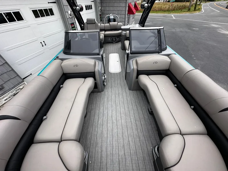 Slide: The Image of 2021 Avalon Excalibur 2585 Windshield Elite interior with spacious seating and modern design. - 16