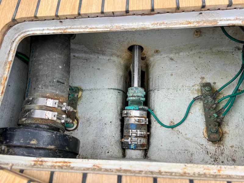 Slide: The Image of Close-up of the 2004 Custom Pemaquid Beach 22 boat's engine compartment. - 39