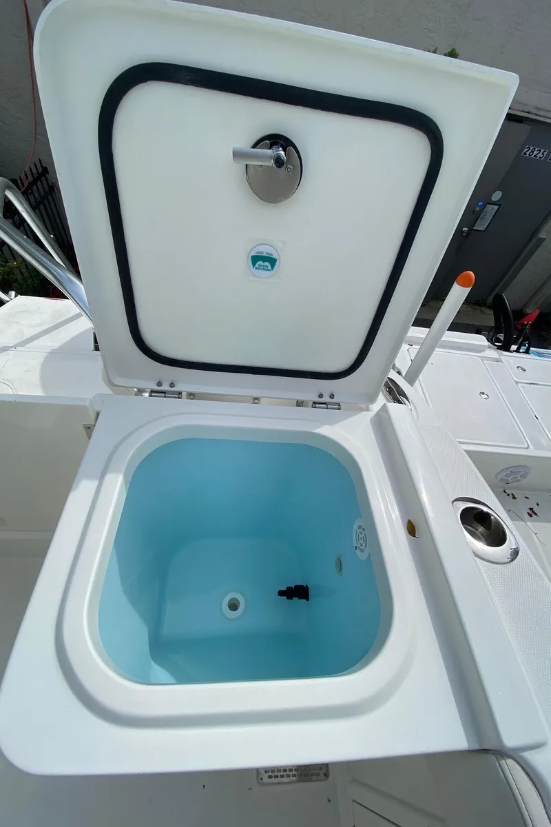 Slide: The Image of 2024 World Cat 325 DC boat livewell compartment. - 5
