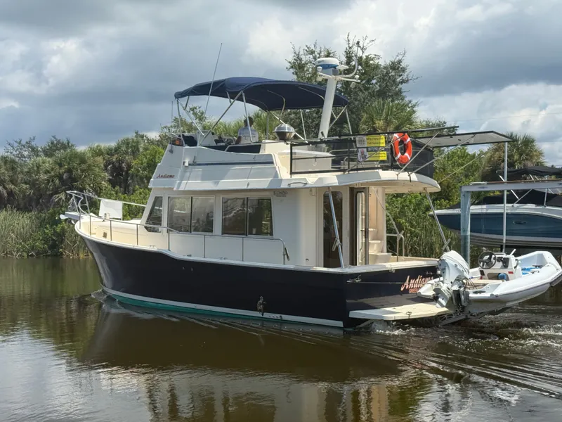 Slide: The Image of Mainship 34 Trawler 2006 - 2