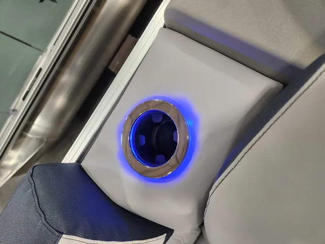 Slide: The Image of Avalon 2585 25 Catalina VRB 2026 - 10