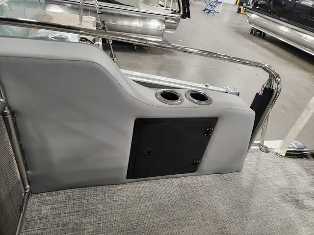 Slide: The Image of Avalon 2585 25 Catalina VRB 2026 - 22