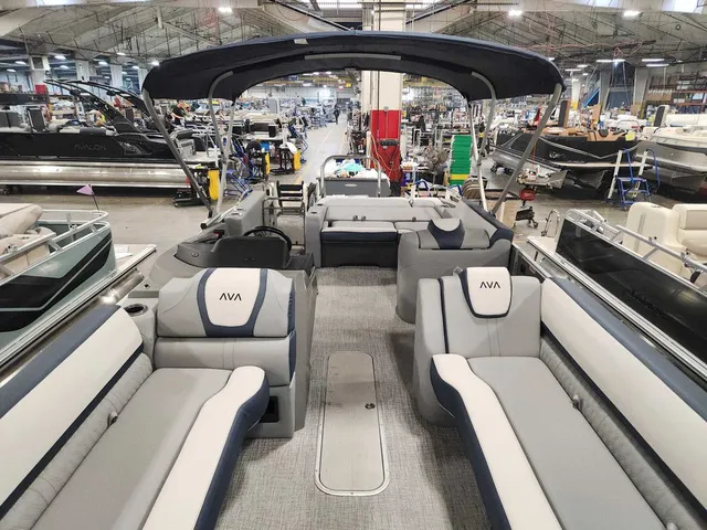 Slide: The Image of Avalon 2585 25 Catalina VRB 2026 - 25