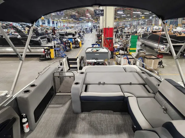 Slide: The Image of Avalon 2585 25 Catalina VRB 2026 - 26