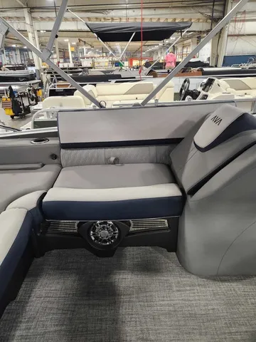 Slide: The Image of Avalon 2585 25 Catalina VRB 2026 - 27