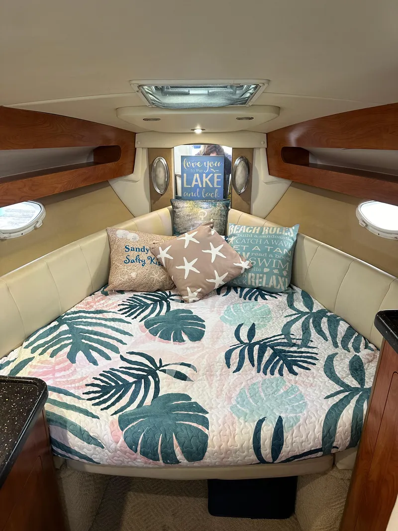 Slide: The Image of Rinker 280 Express Cruiser 2009 - 21