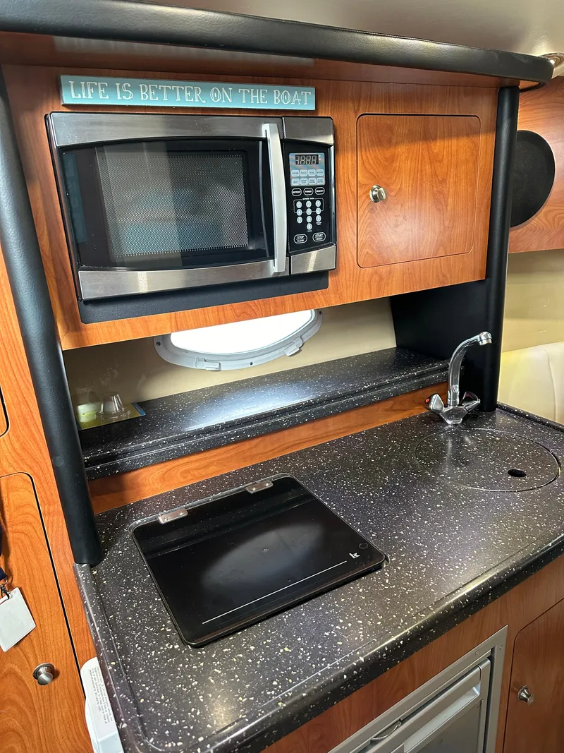 Slide: The Image of Rinker 280 Express Cruiser 2009 - 27