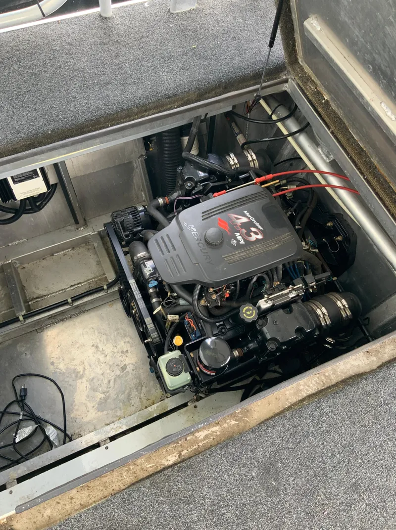 Slide: The Image of Sharpe 75' Houseboat 2003 - 53