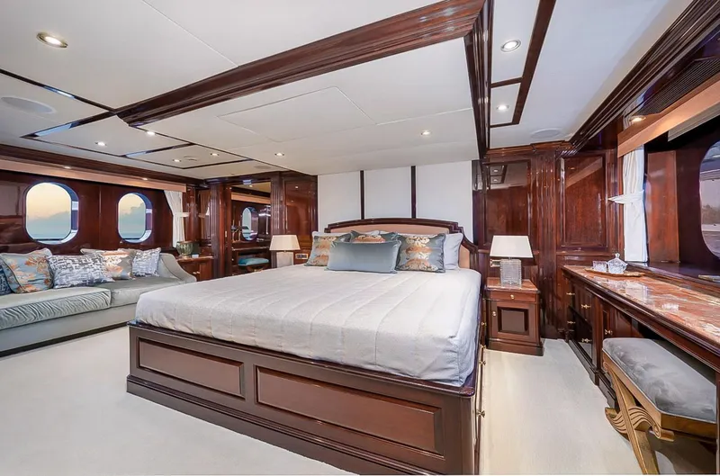 Slide: The Image of Christensen Tri-Deck Motor Yacht 2005 - 10