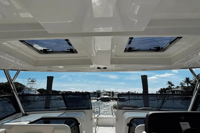 Slide: The Image of Aquila 36 Sport 2024 - 14