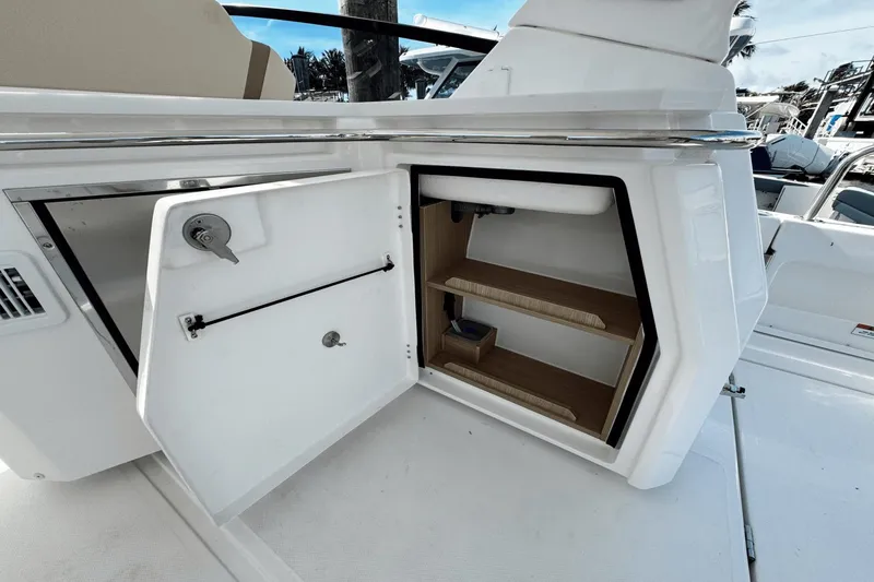 Slide: The Image of Aquila 36 Sport 2024 - 6
