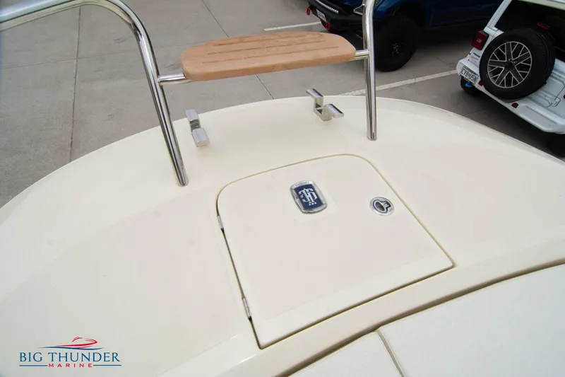 Slide: The Image of 2024 Capoforte CX280i boat deck at Big Thunder Marine dealership. - 46