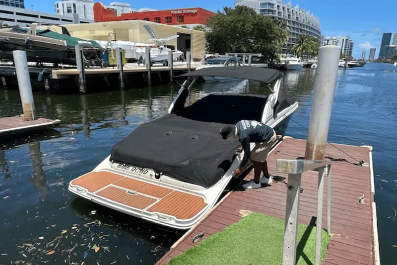 Slide: The Image of Sea Ray 270 SDX 2018 - 3