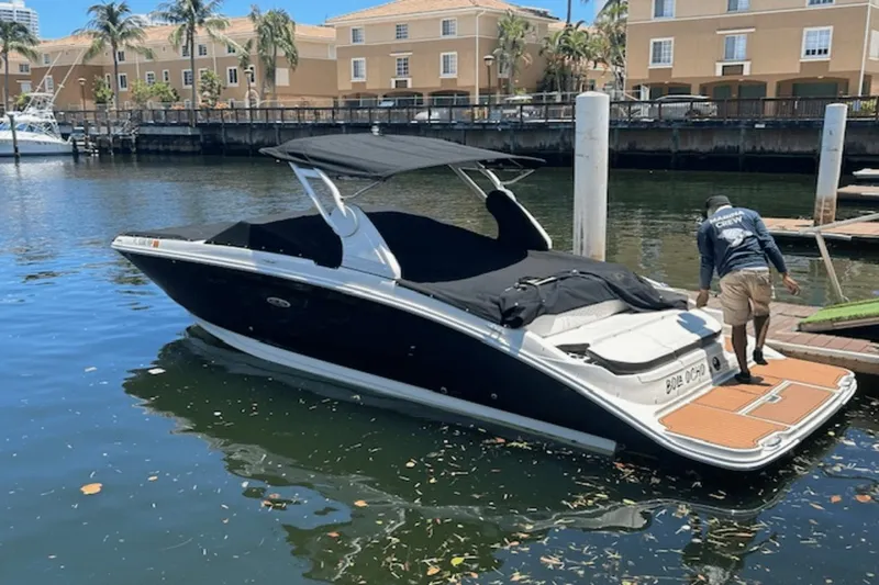 Slide: The Image of Sea Ray 270 SDX 2018 - 4
