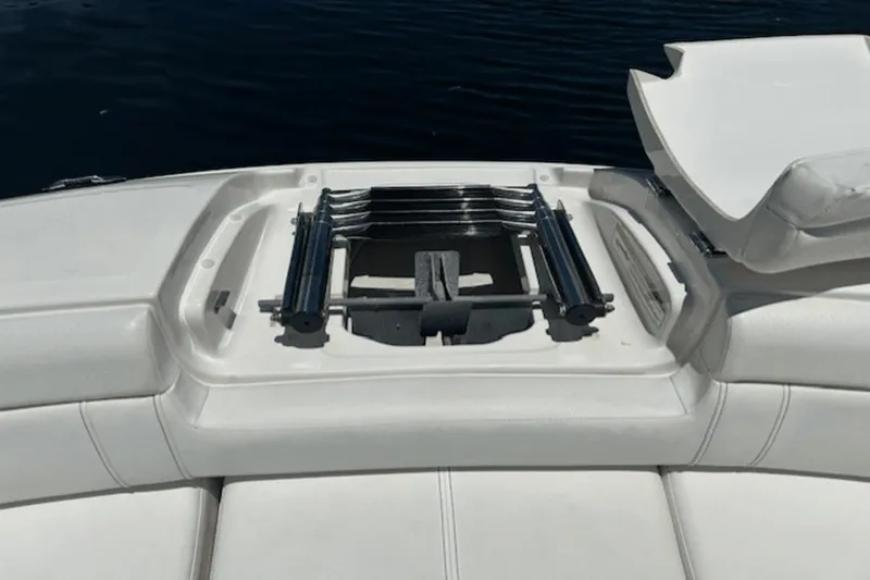 Slide: The Image of Sea Ray 270 SDX 2018 - 40
