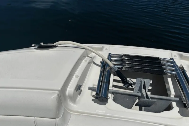 Slide: The Image of Sea Ray 270 SDX 2018 - 41