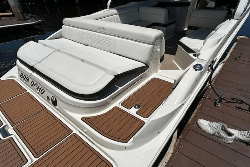 Slide: The Image of Sea Ray 270 SDX 2018 - 7