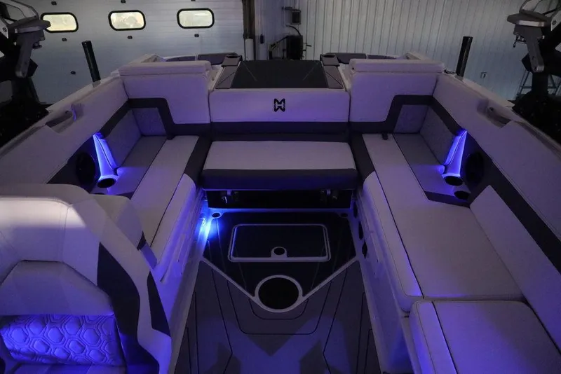 Slide: The Image of Heyday H22 2024 - 83