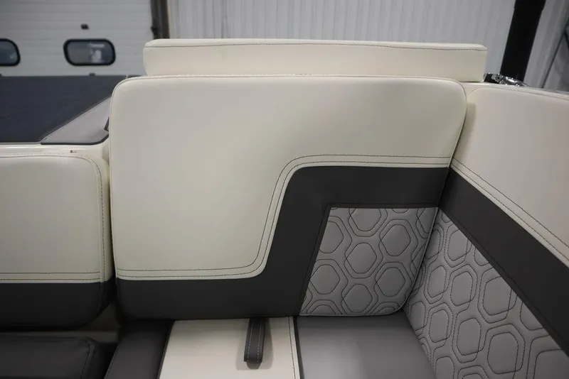 Slide: The Image of Heyday Wake Boats H22 2024 - 56