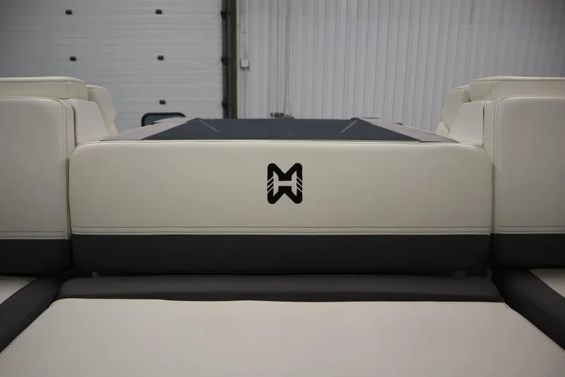 Slide: The Image of Heyday Wake Boats H22 2024 - 58