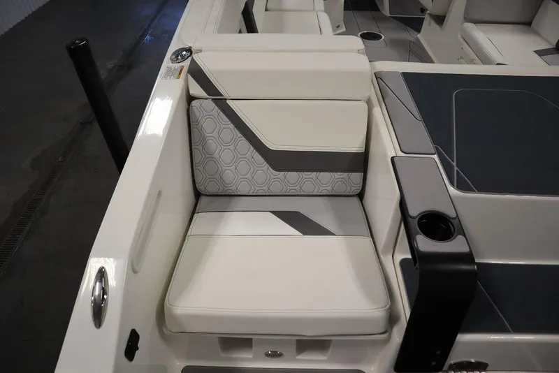 Slide: The Image of Heyday Wake Boats H22 2024 - 65