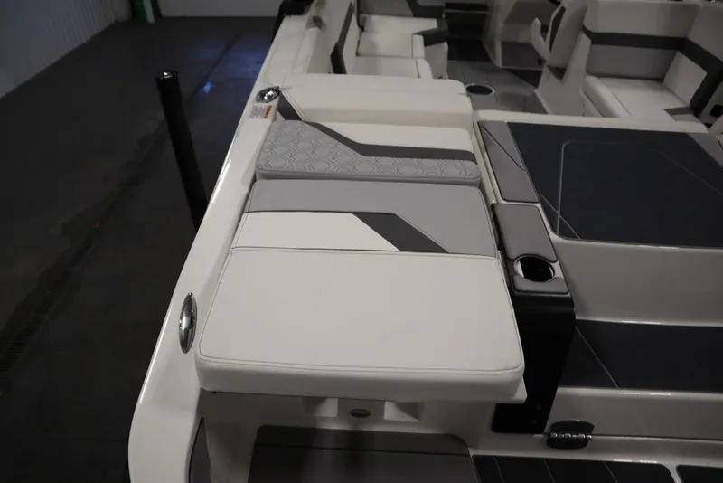 Slide: The Image of Heyday Wake Boats H22 2024 - 66