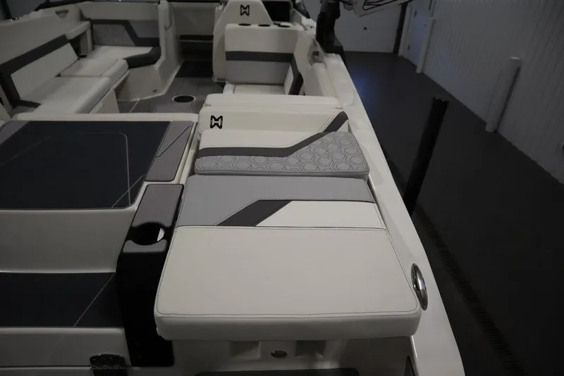 Slide: The Image of Heyday Wake Boats H22 2024 - 68