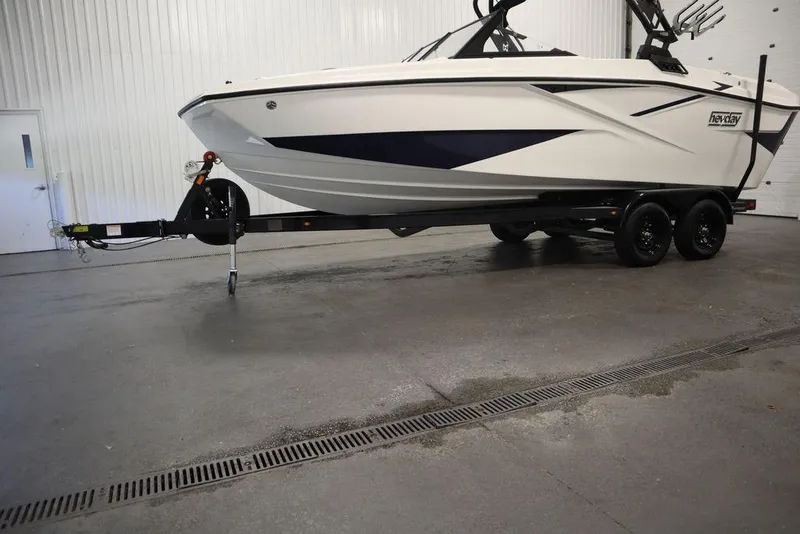 Slide: The Image of Heyday Wake Boats H22 2024 - 71