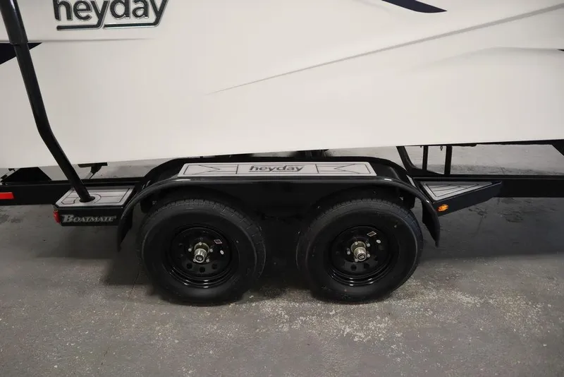 Slide: The Image of Heyday Wake Boats H22 2024 - 74