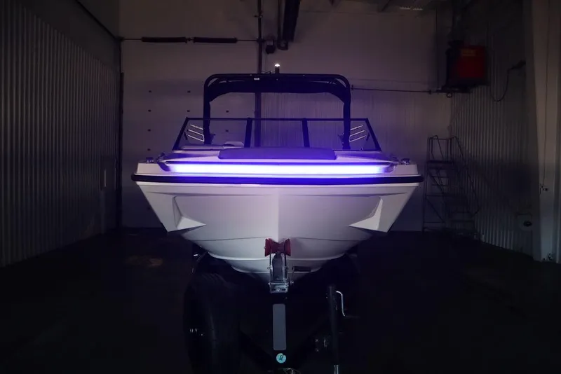 Slide: The Image of Heyday Wake Boats H22 2024 - 77