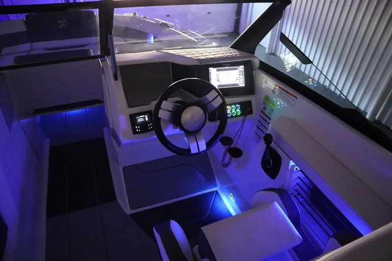 Slide: The Image of Heyday Wake Boats H22 2024 - 79