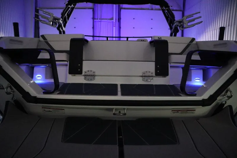 Slide: The Image of Heyday Wake Boats H22 2024 - 85