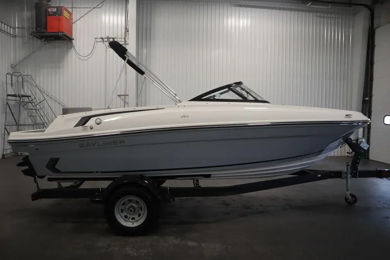 Slide: The Image of Bayliner VR4 Bowrider I/O 2024 - 54