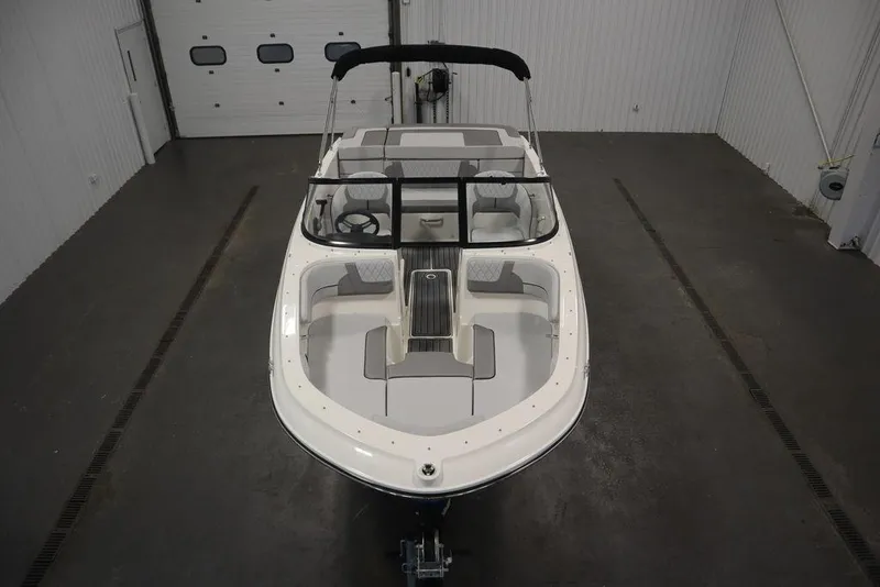 Slide: The Image of Bayliner VR4 Bowrider I/O 2024 - 55