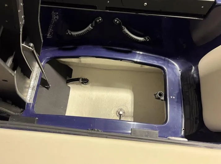 Slide: The Image of Heyday Wake Boats WT-2DC 2024 - 25