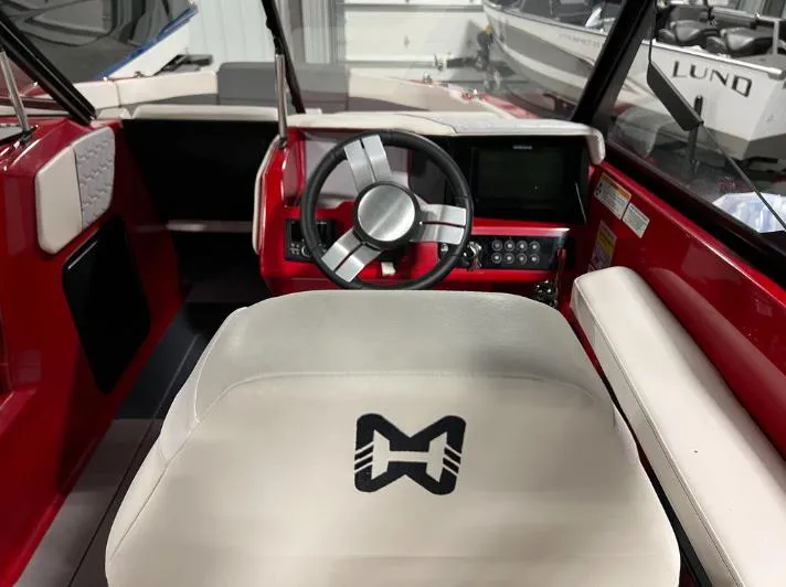 Slide: The Image of Heyday Wake Boats H22 2023 - 10