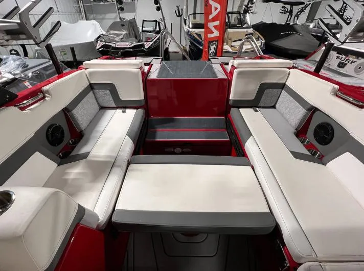 Slide: The Image of Heyday Wake Boats H22 2023 - 19