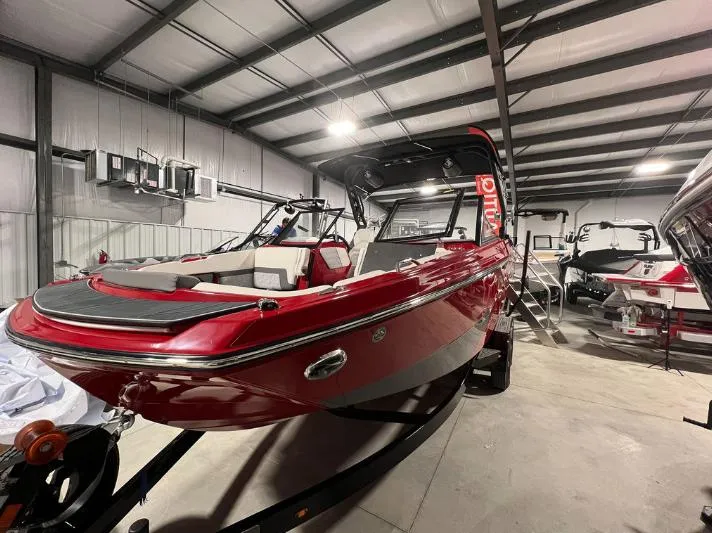 Slide: The Image of Heyday Wake Boats H22 2023 - 23