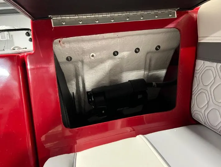 Slide: The Image of Heyday Wake Boats H22 2023 - 4