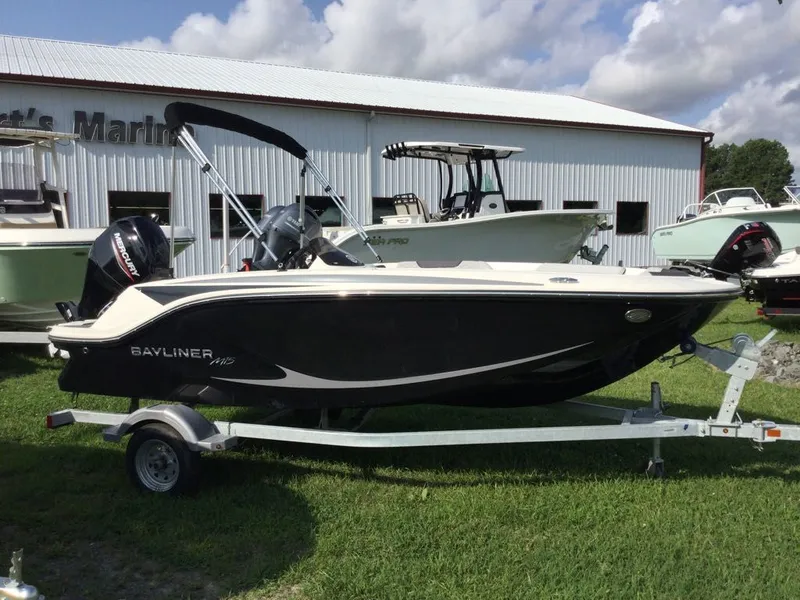 Slide: The Image of Bayliner M150EL BK/BK 50M 2024 - 3