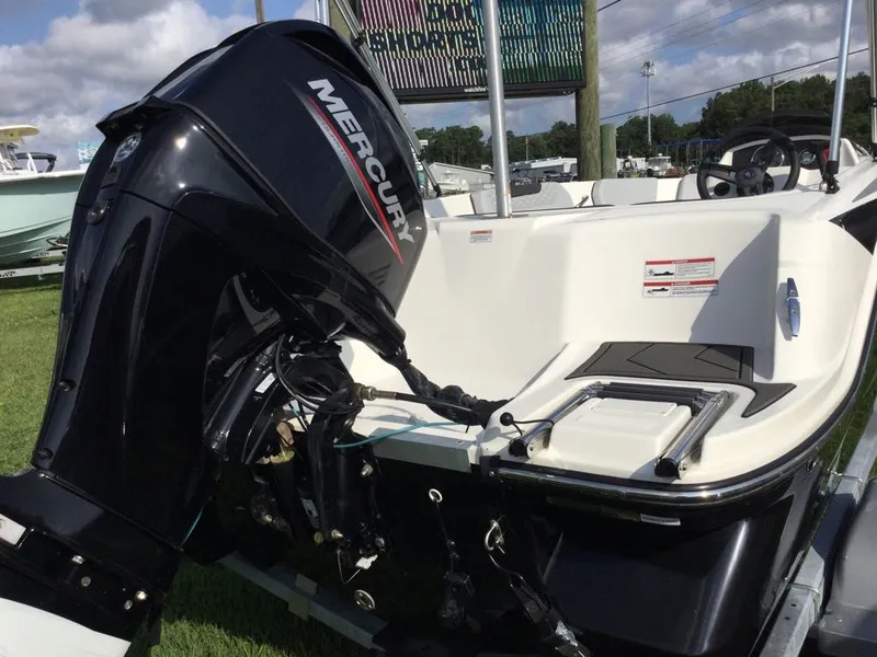 Slide: The Image of Bayliner M150EL BK/BK 50M 2024 - 7