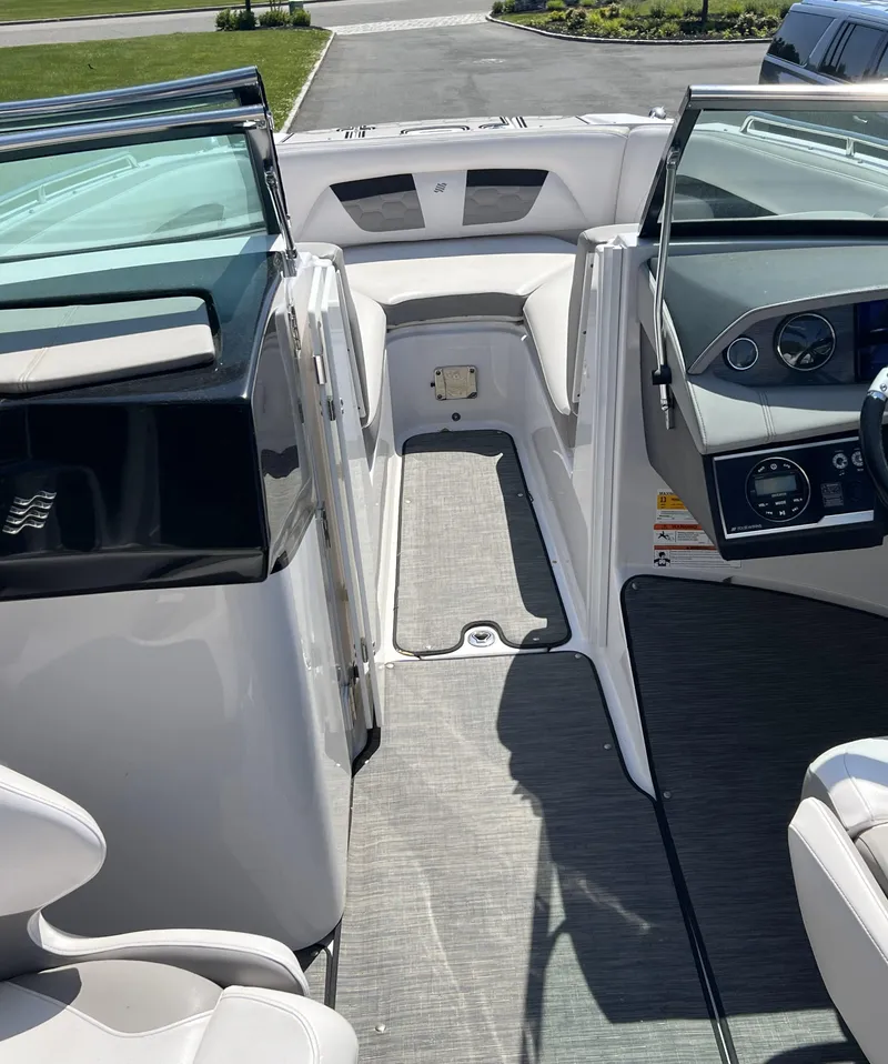 Slide: The Image of Four Winns HD240 OB 2019 - 3