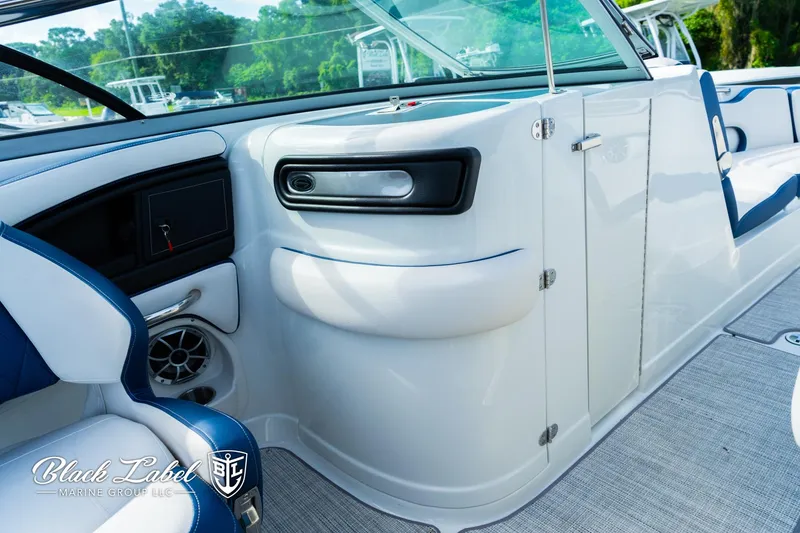 Slide: The Image of 2024 Crownline 260 XSS boat interior with sleek design and modern features. - 20