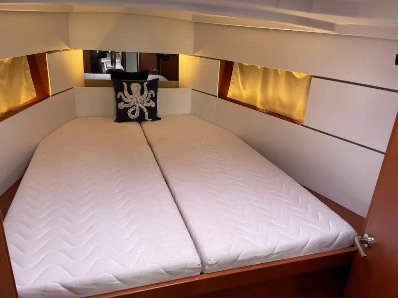 Slide: The Image of Beneteau Oceanis 38.1 2017 - 17