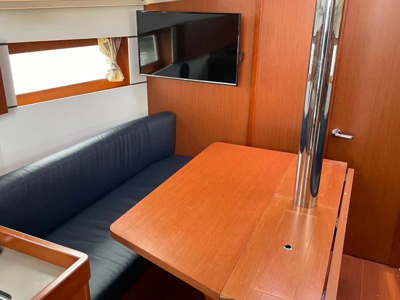 Slide: The Image of Beneteau Oceanis 38.1 2017 - 19